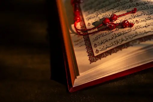 How Online Quran Tutors Conduct Lessons